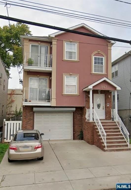 847 Bond St - Photo 7 of 10