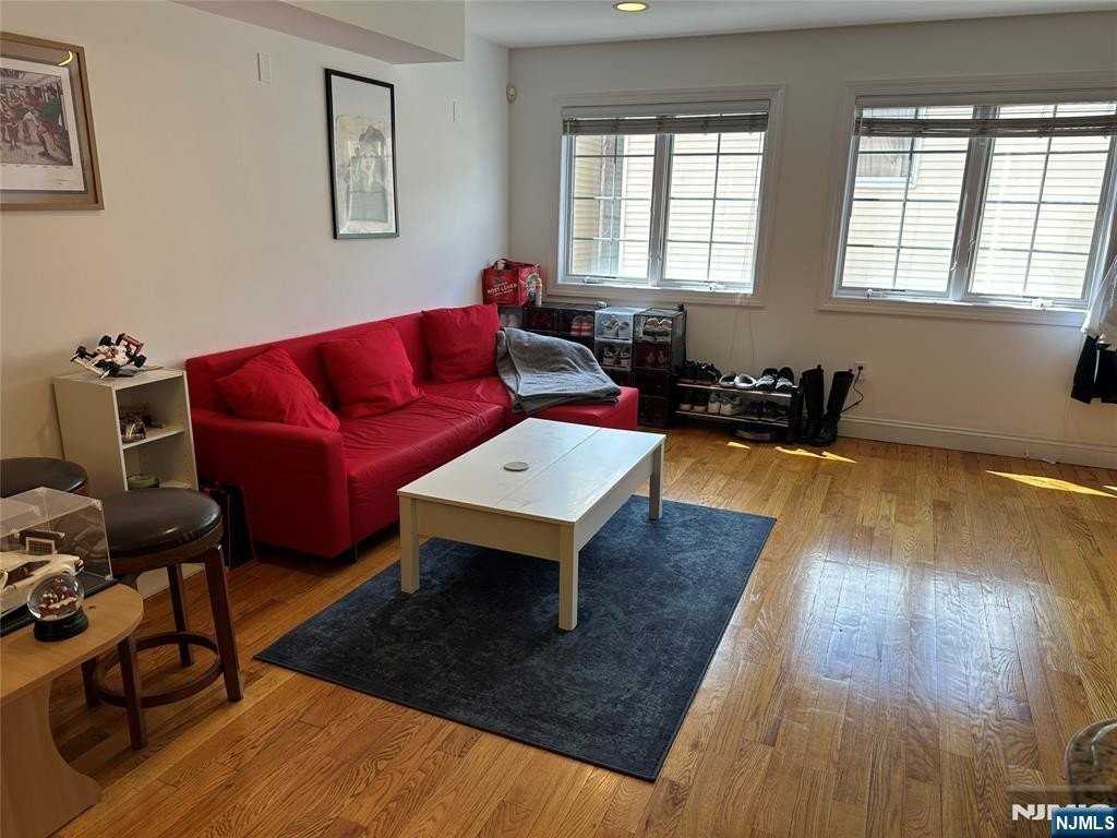 124 68th St - Photo 3 of 20