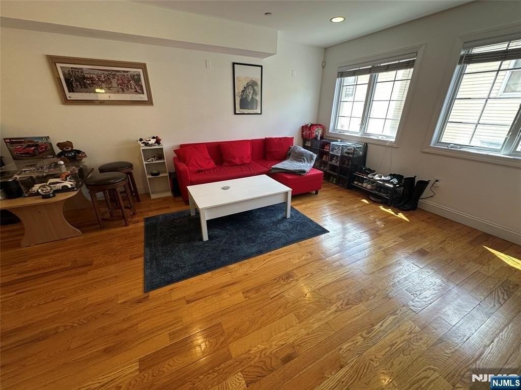 124 68th St - Photo 4 of 20