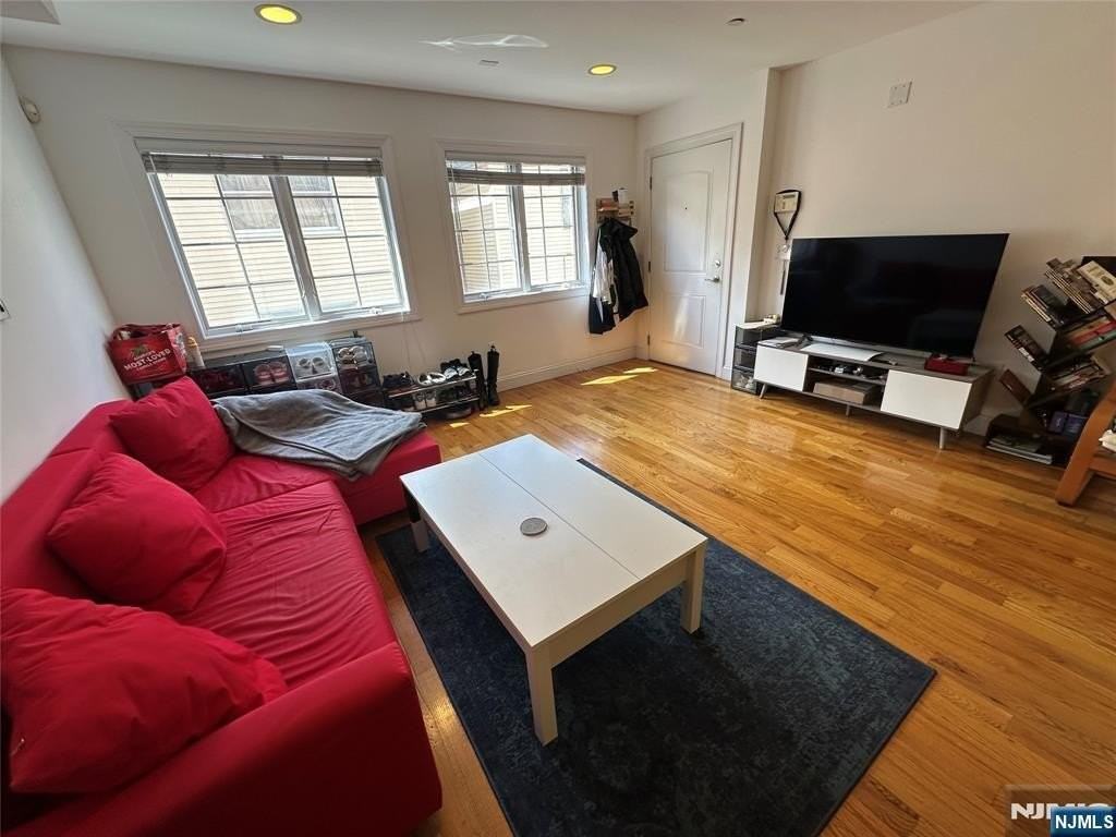 124 68th St - Photo 5 of 20