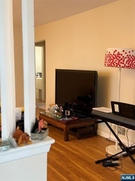 222 Hickory Ave - Photo 4 of 18