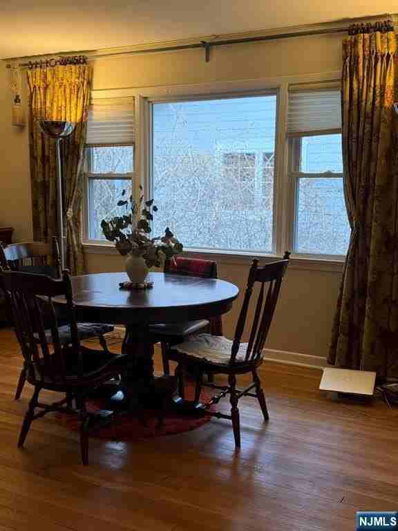 222 Hickory Ave - Photo 6 of 18