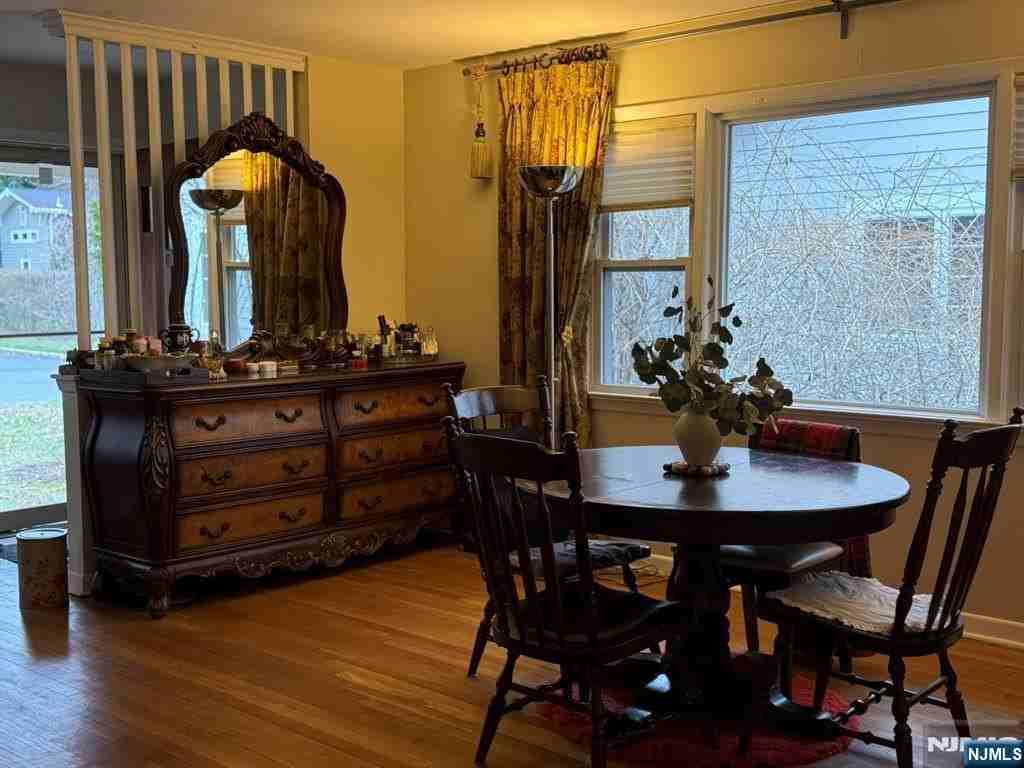 222 Hickory Ave - Photo 7 of 18