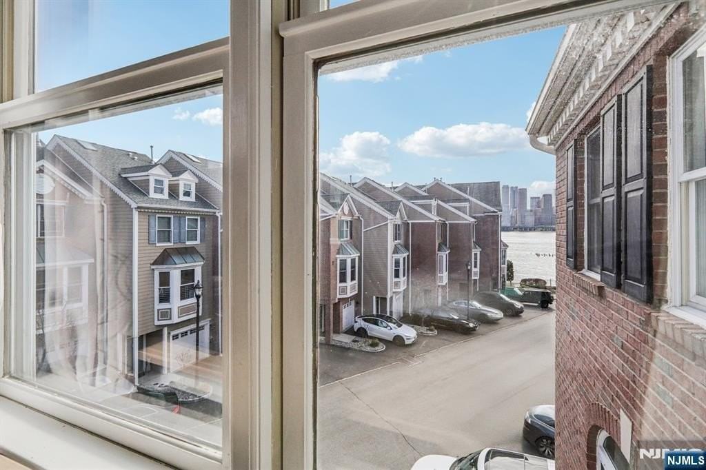 458 Buffalo Ct - Photo 7 of 50