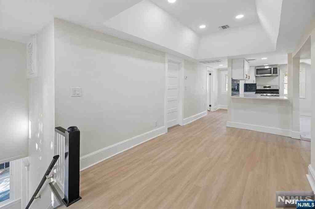 101 Southern Pkwy - Photo 7 of 11