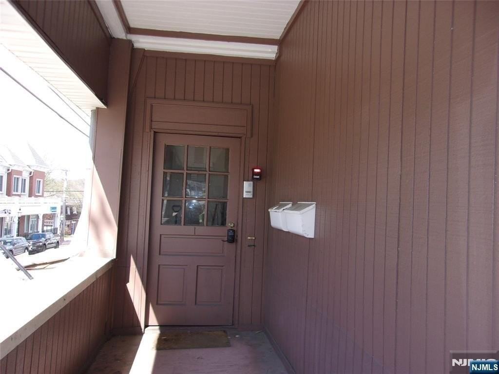 1 Hawthorne 1 - Photo 2 of 2