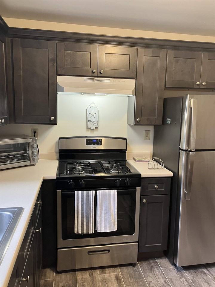 461 Ocean Blvd #6A - Photo 4 of 12