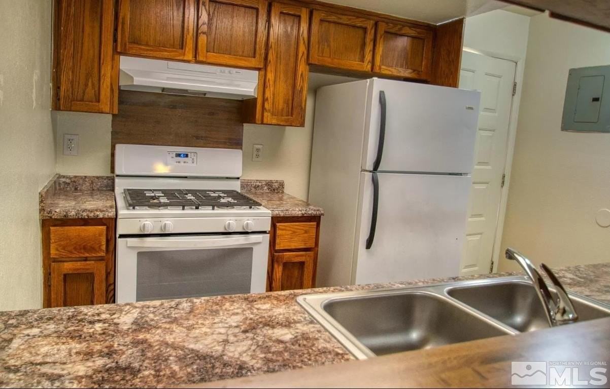 360 Jill Ct Apt 6 - Photo 2 of 9