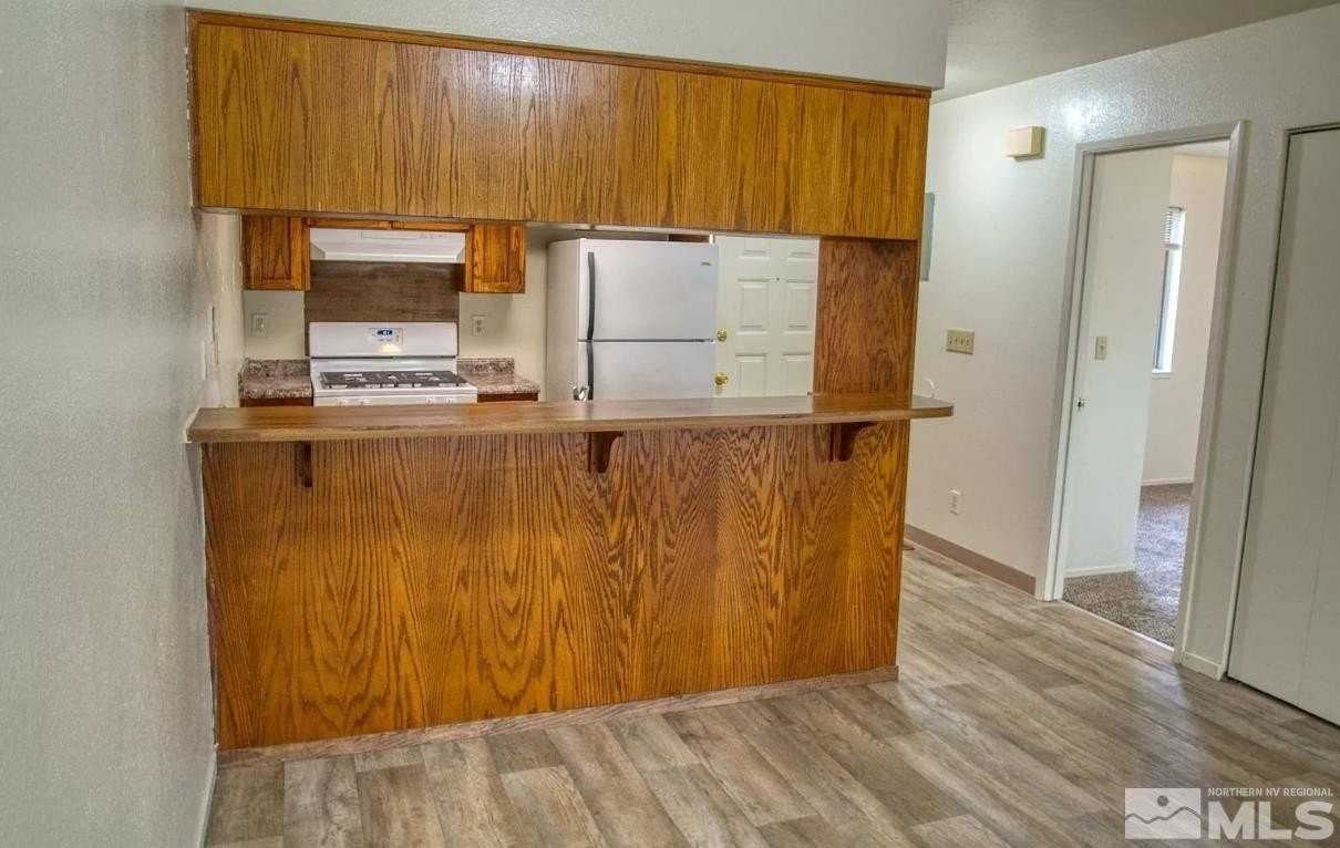 360 Jill Ct Apt 6 - Photo 5 of 9