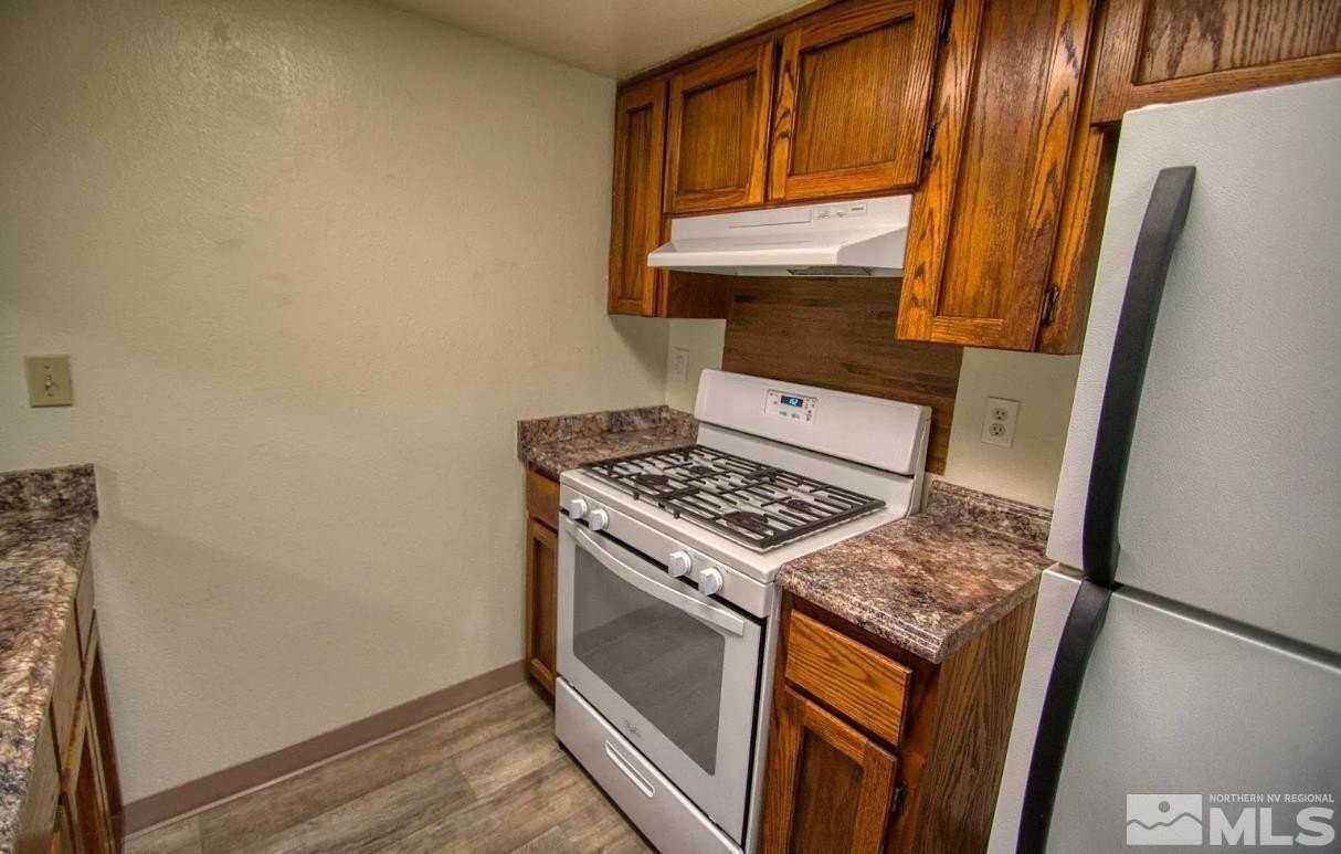 360 Jill Ct Apt 6 - Photo 6 of 9