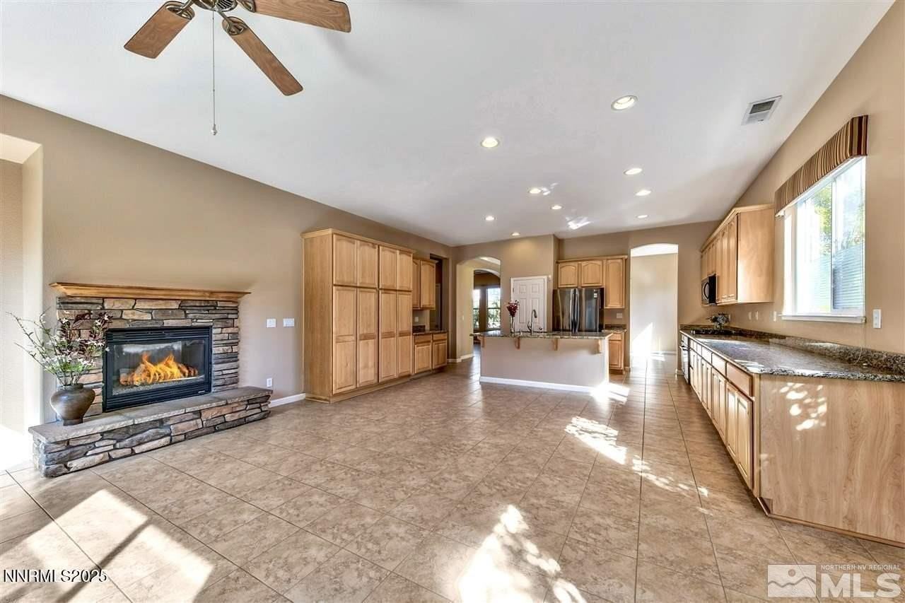 1830 Kodiak Cir - Photo 6 of 27