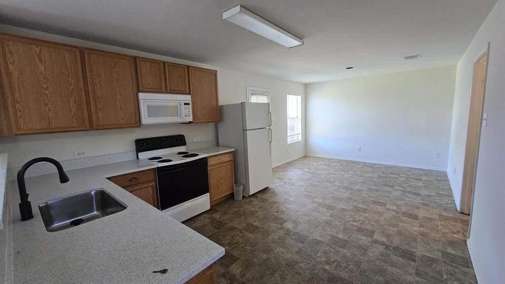 1114 Augustin Dr - Photo 6 of 11