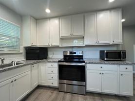 304 Oak St - Photo 1 of 1