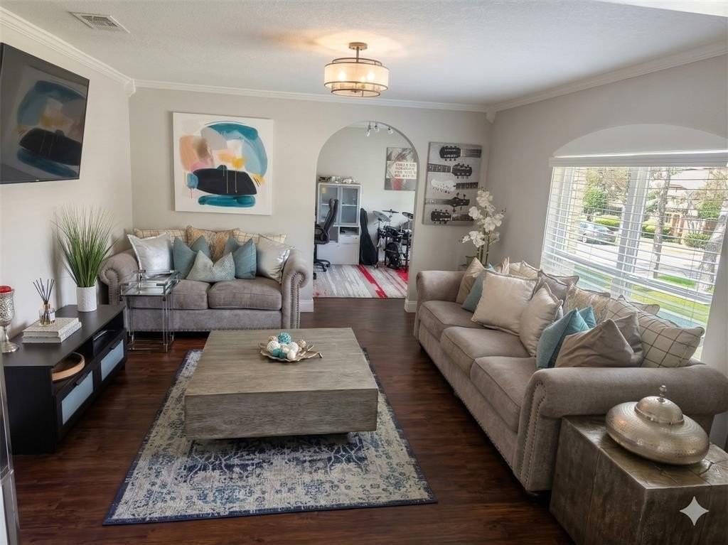 2202 Woodsong Trl - Photo 4 of 12