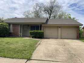 2310 Gilbert Cir - Photo 1 of 1