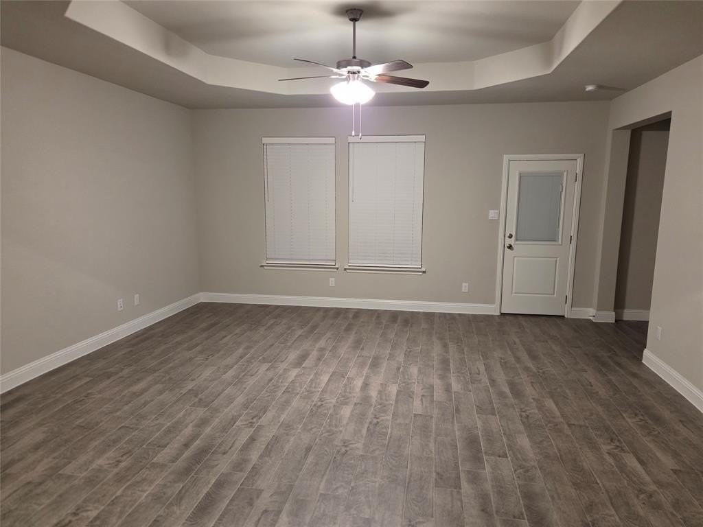 2025 St Andrews Way - Photo 6 of 38