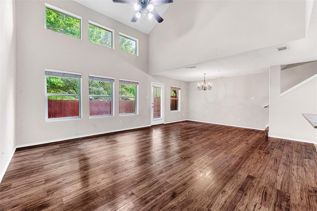 10059 Wake Bridge Dr - Photo 3 of 27