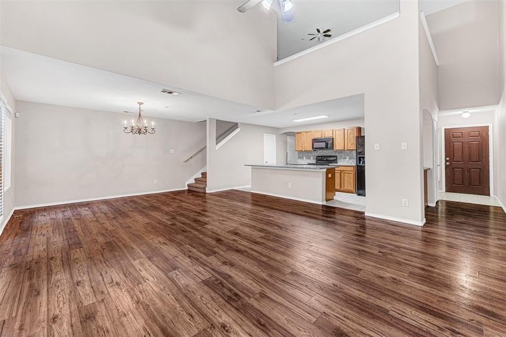 10059 Wake Bridge Dr - Photo 4 of 27