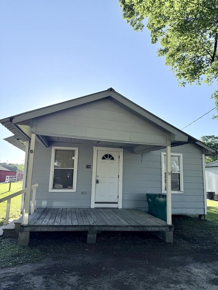 708 East St #1 - Photo 2 of 29