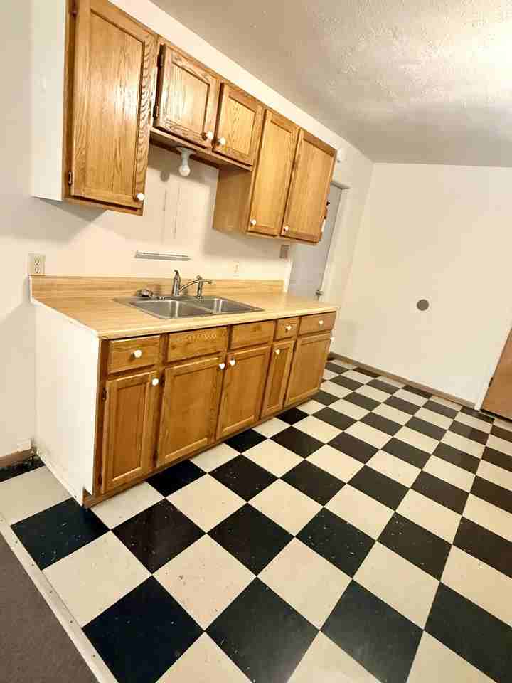 708 East St #1 - Photo 5 of 29