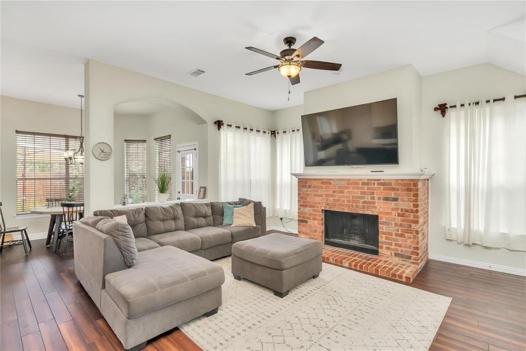 1905 Switzerland Ave - Photo 5 of 22