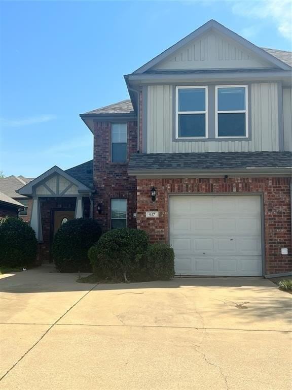 937 Spring Valley Plz - Photo 2 of 19