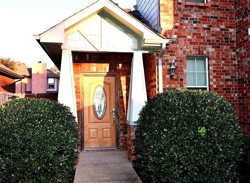 937 Spring Valley Plz - Photo 3 of 19