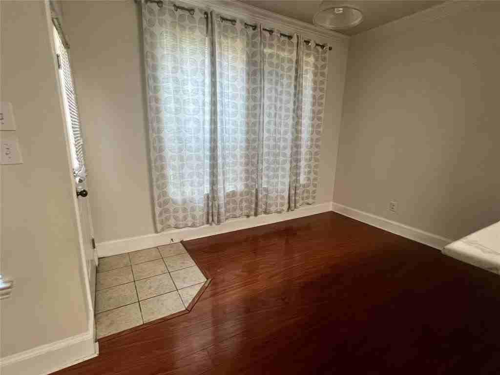 937 Spring Valley Plz - Photo 4 of 19