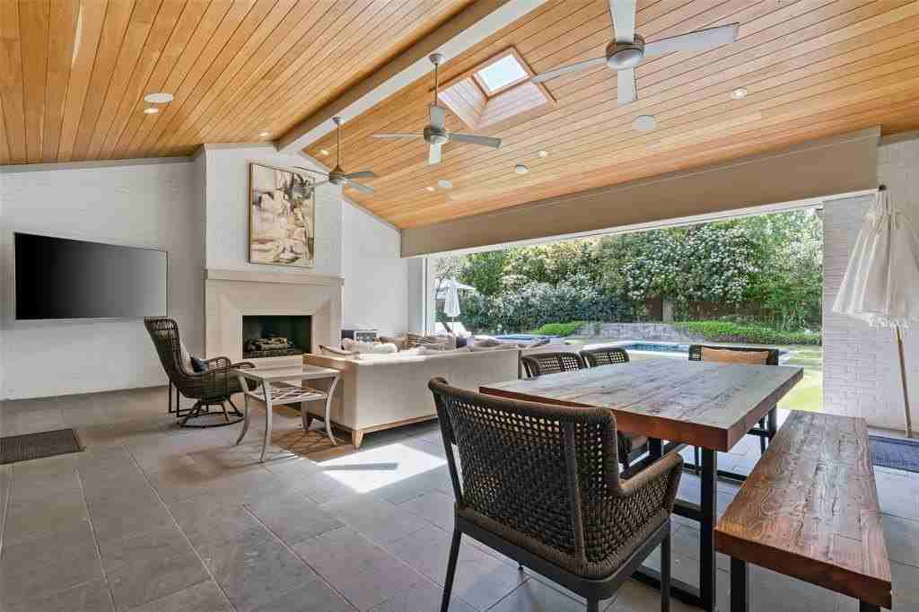 6117 Merrymount Rd - Photo 2 of 39