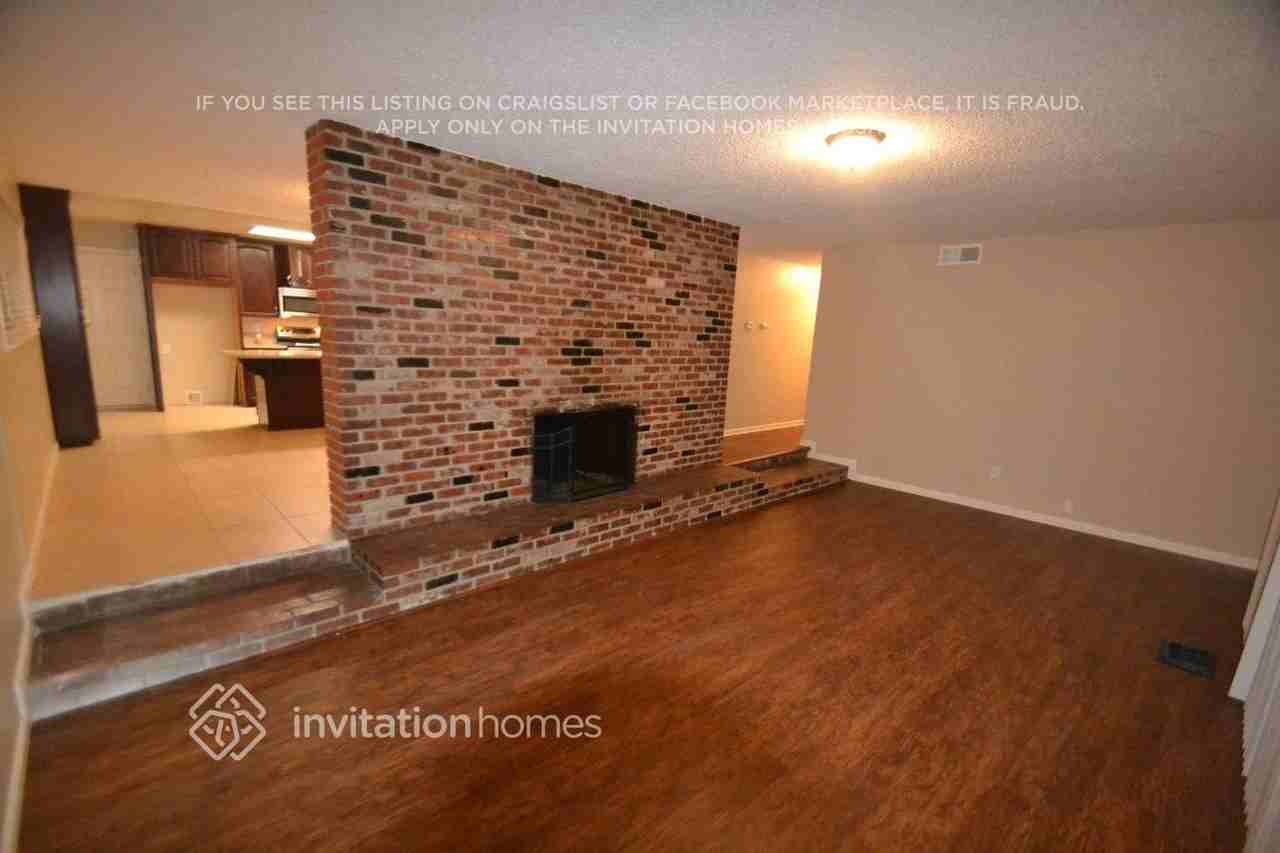 9149 Thilow Dr - Photo 5 of 19