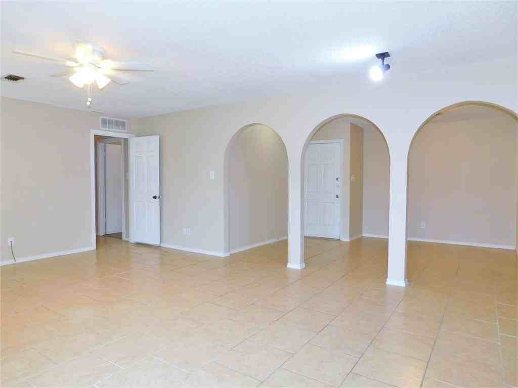 1706 Wisteria St - Photo 6 of 27