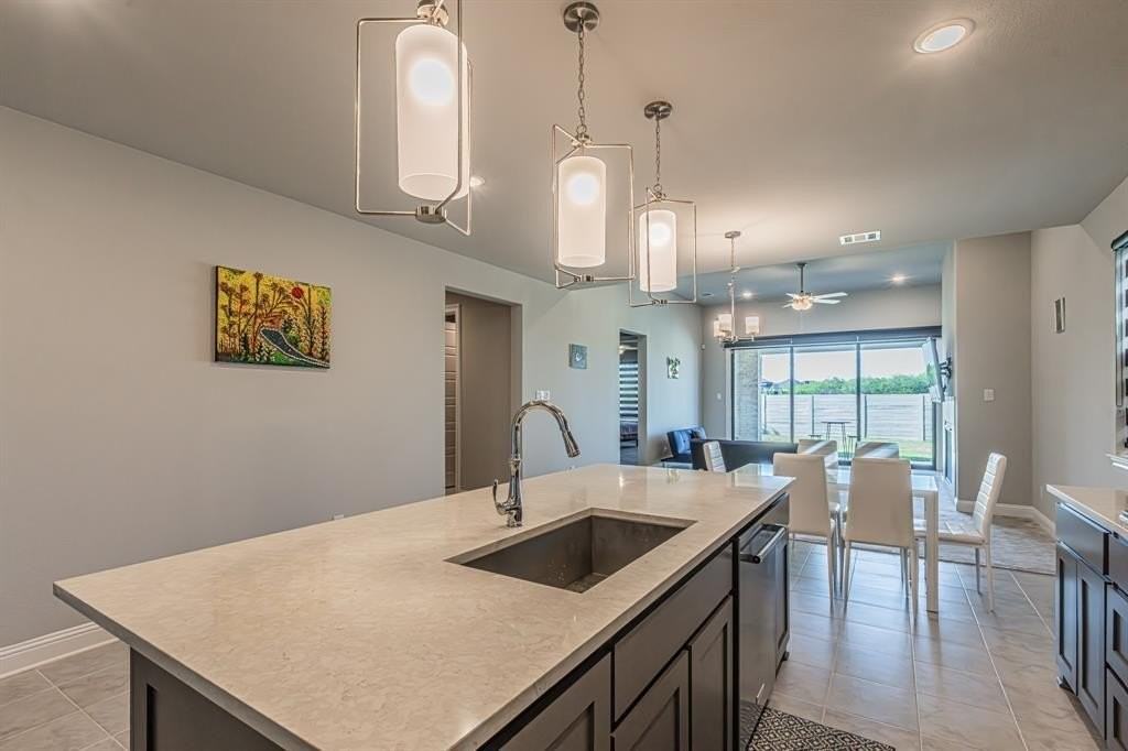 1224 20th St - Photo 6 of 39