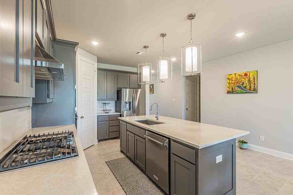 1224 20th St - Photo 7 of 39