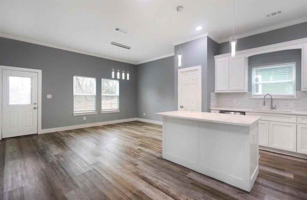 1519 Stonewall St - Photo 4 of 13