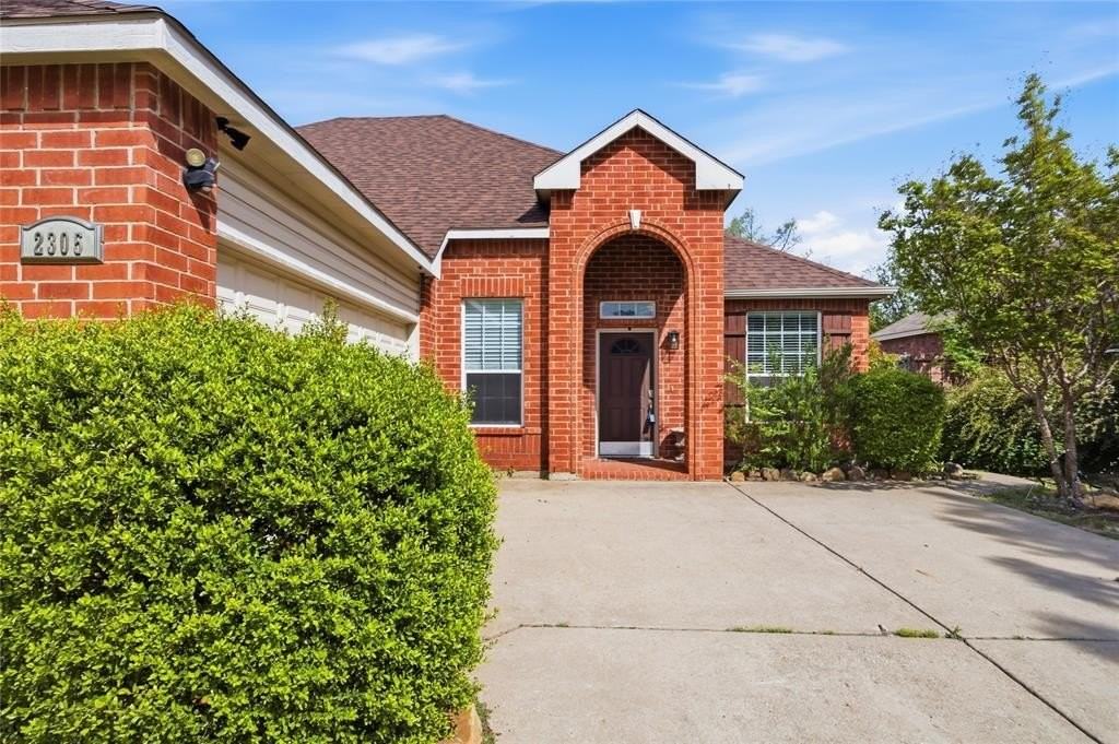 2305 Orchid Dr - Photo 2 of 28