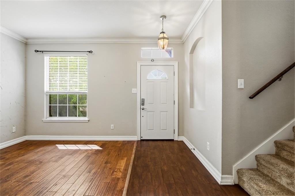 2305 Orchid Dr - Photo 3 of 28