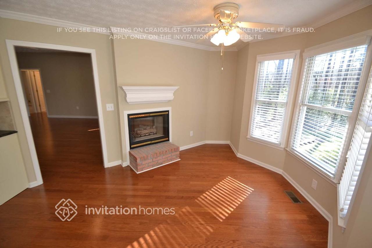 4790 Northbrook Ct - Photo 3 of 12