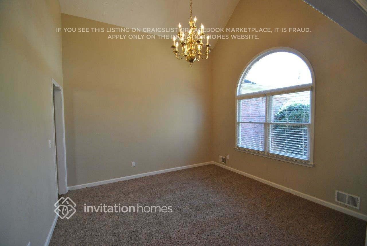 4790 Northbrook Ct - Photo 4 of 12