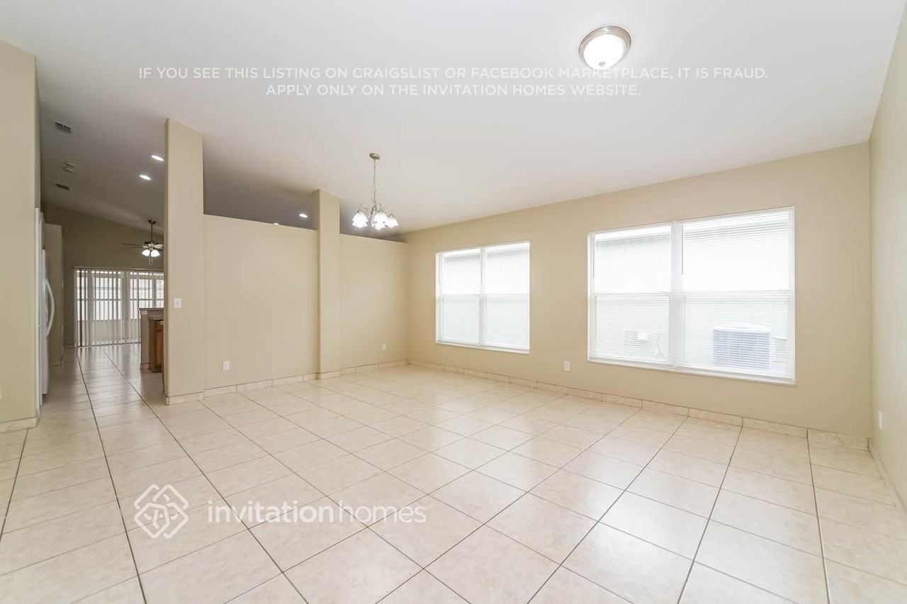 2802 Wilshire Rd - Photo 3 of 17