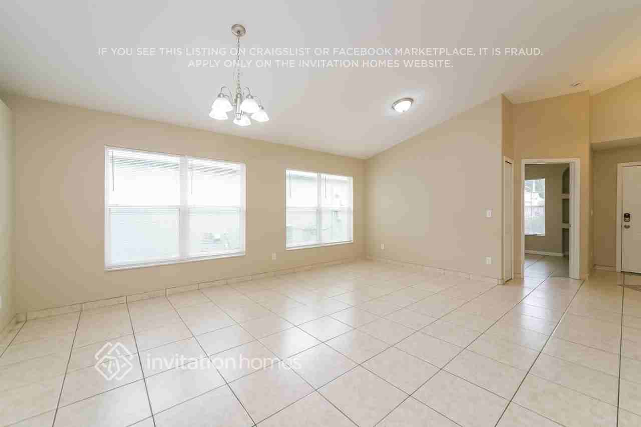 2802 Wilshire Rd - Photo 4 of 17