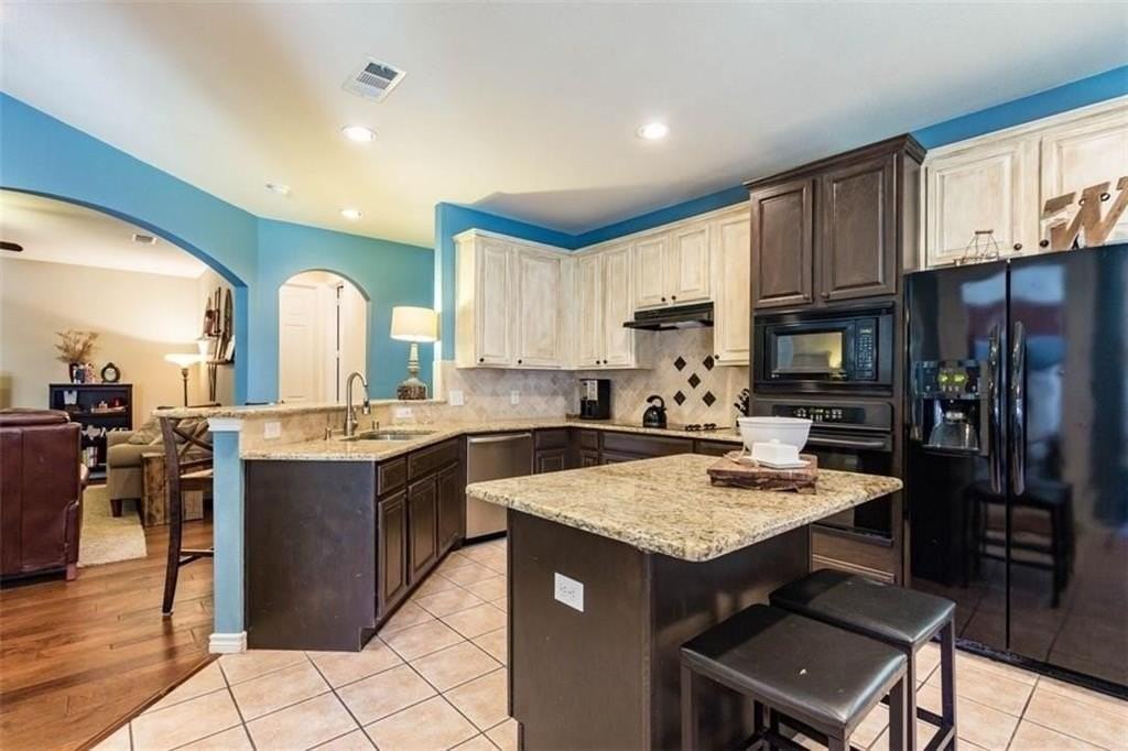 4633 Chandler Dr - Photo 7 of 17