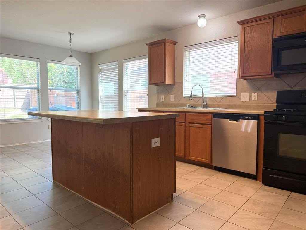 10616 Colfax Dr - Photo 7 of 29