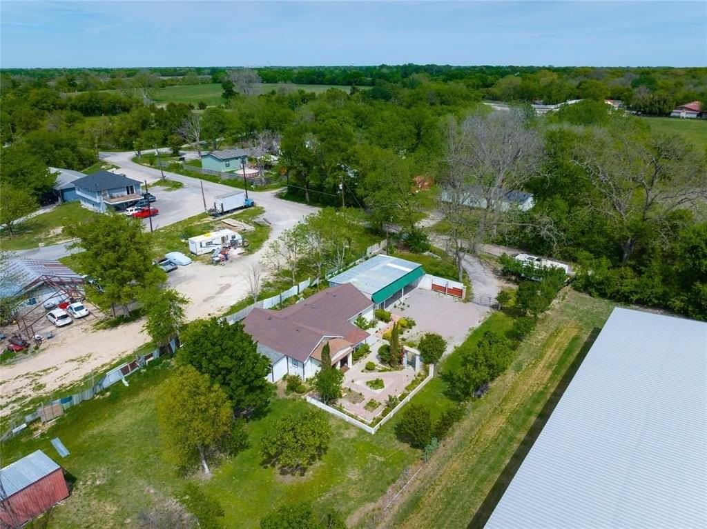 2543 County Road 332 - Photo 3 of 32