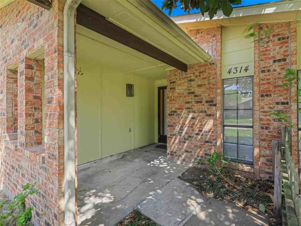 4314 Arrowwood St - Photo 3 of 25