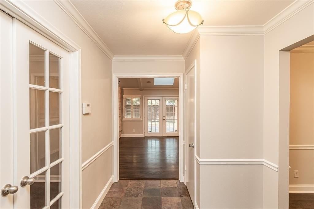 4278 Royal Ridge Dr - Photo 4 of 30