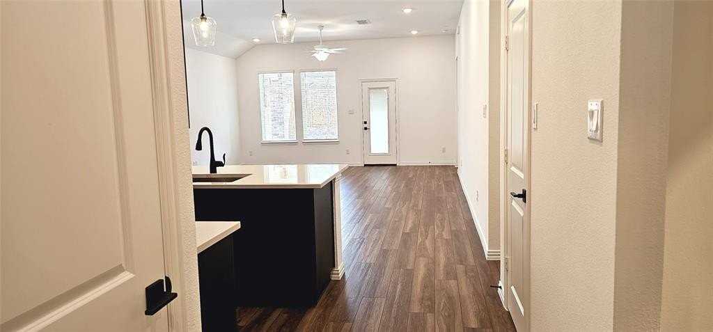 603 Charity Dr - Photo 3 of 33