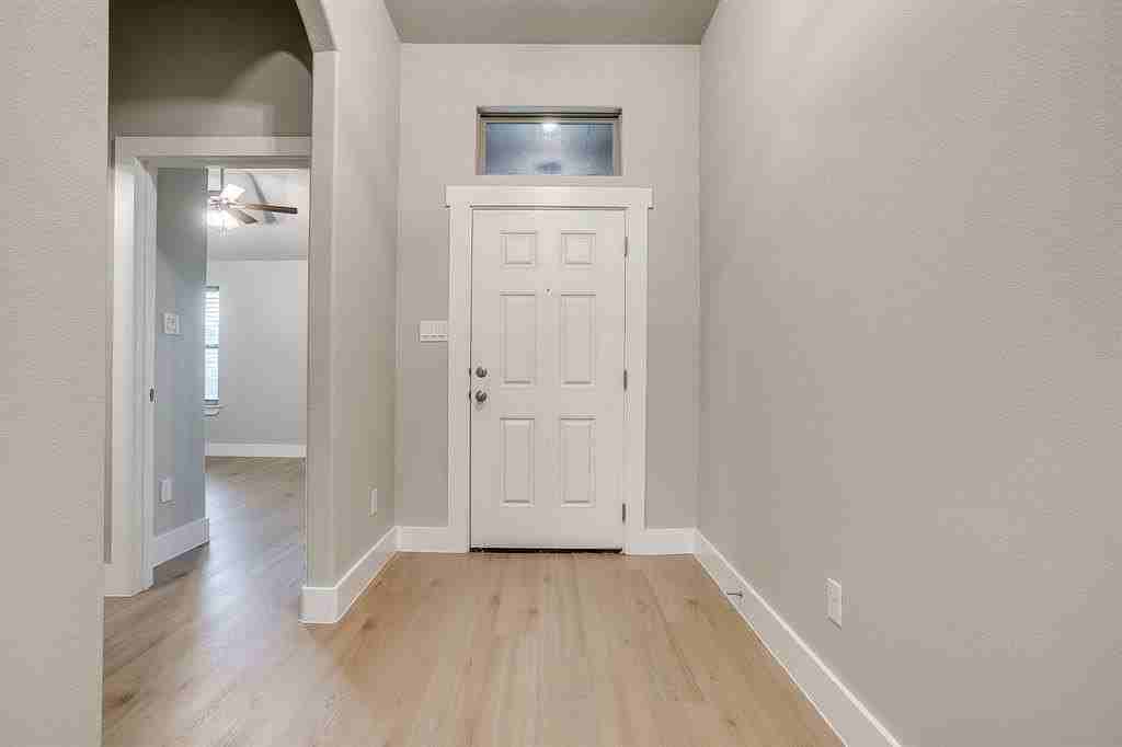 836 Mesa Vista Dr - Photo 3 of 20