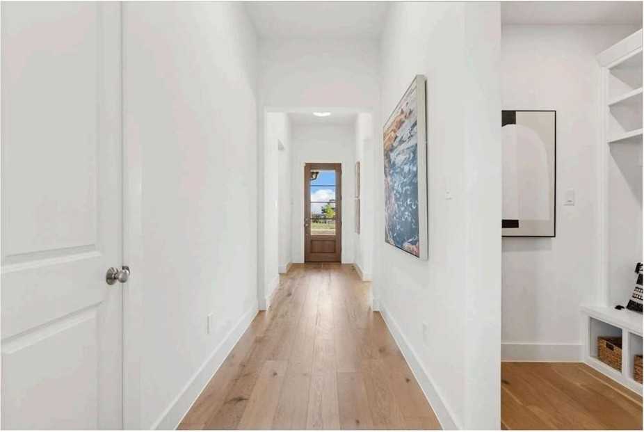 4311 Windy Point Rd - Photo 2 of 38