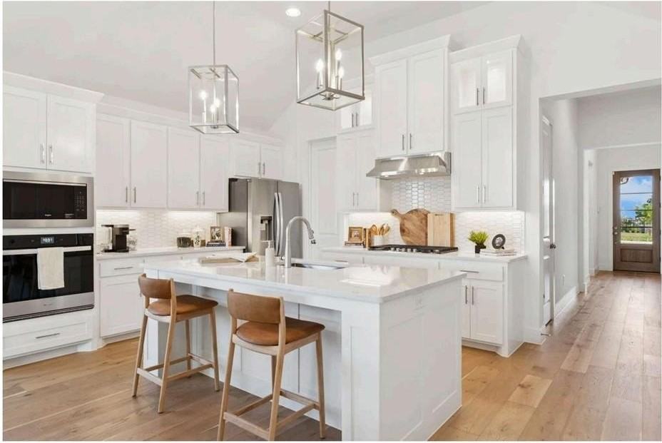 4311 Windy Point Rd - Photo 3 of 38