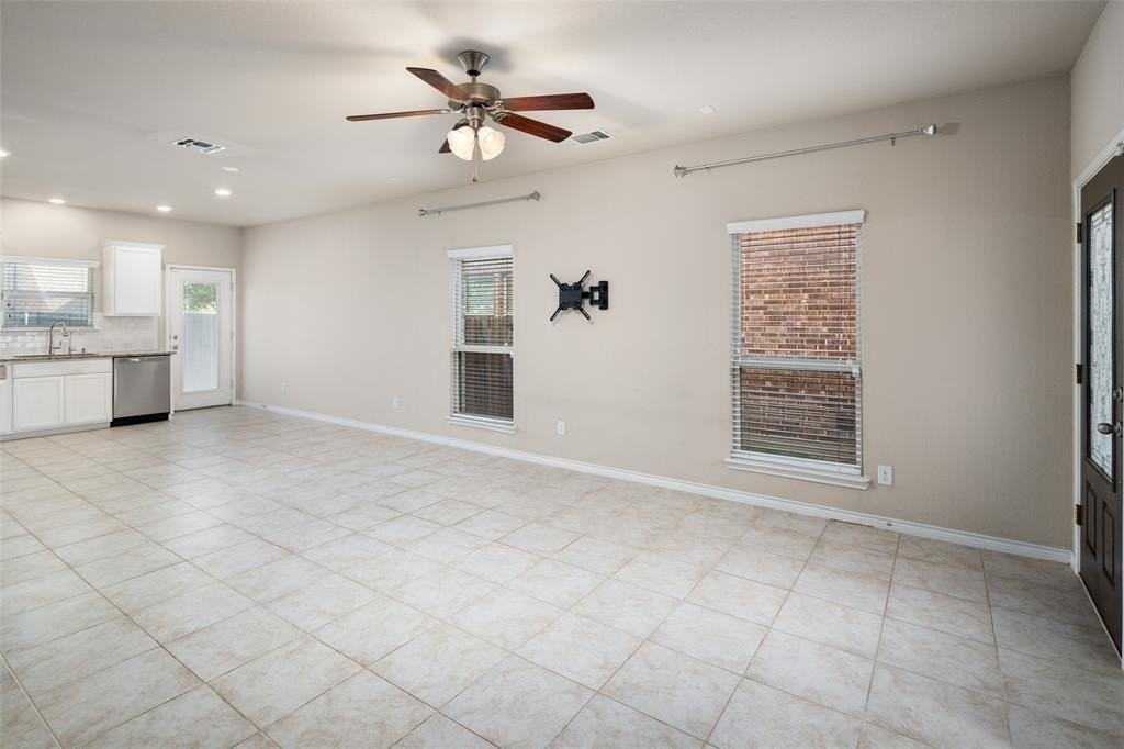 9900 Prairie Dog Ln - Photo 7 of 25